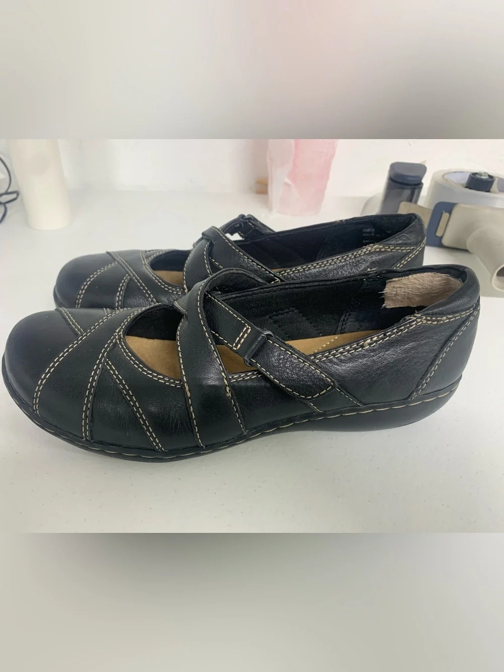 Clarks Women’s Black Leather Strap Mary Jane Comfort Flats Size 7
